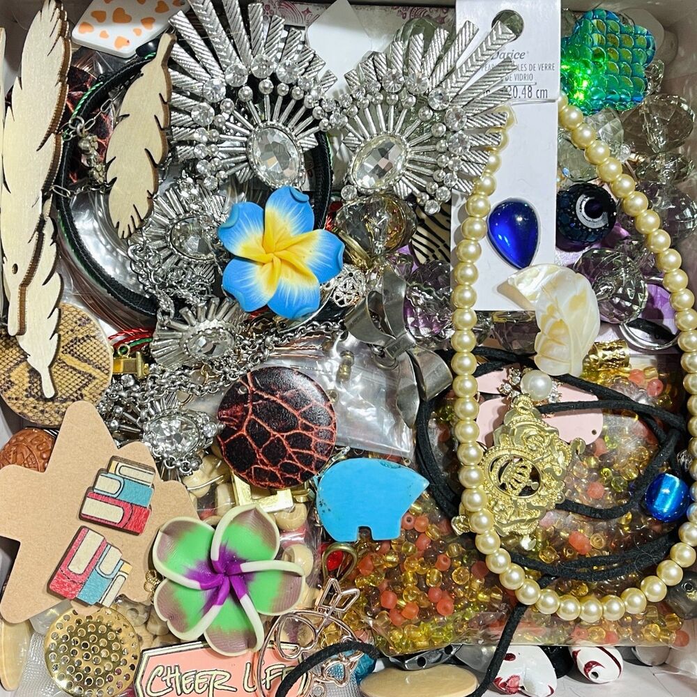 VTG - Now Repurpose Jewelry Rhinestone Beads Harvest Craft Upcycle Box 1#14oz